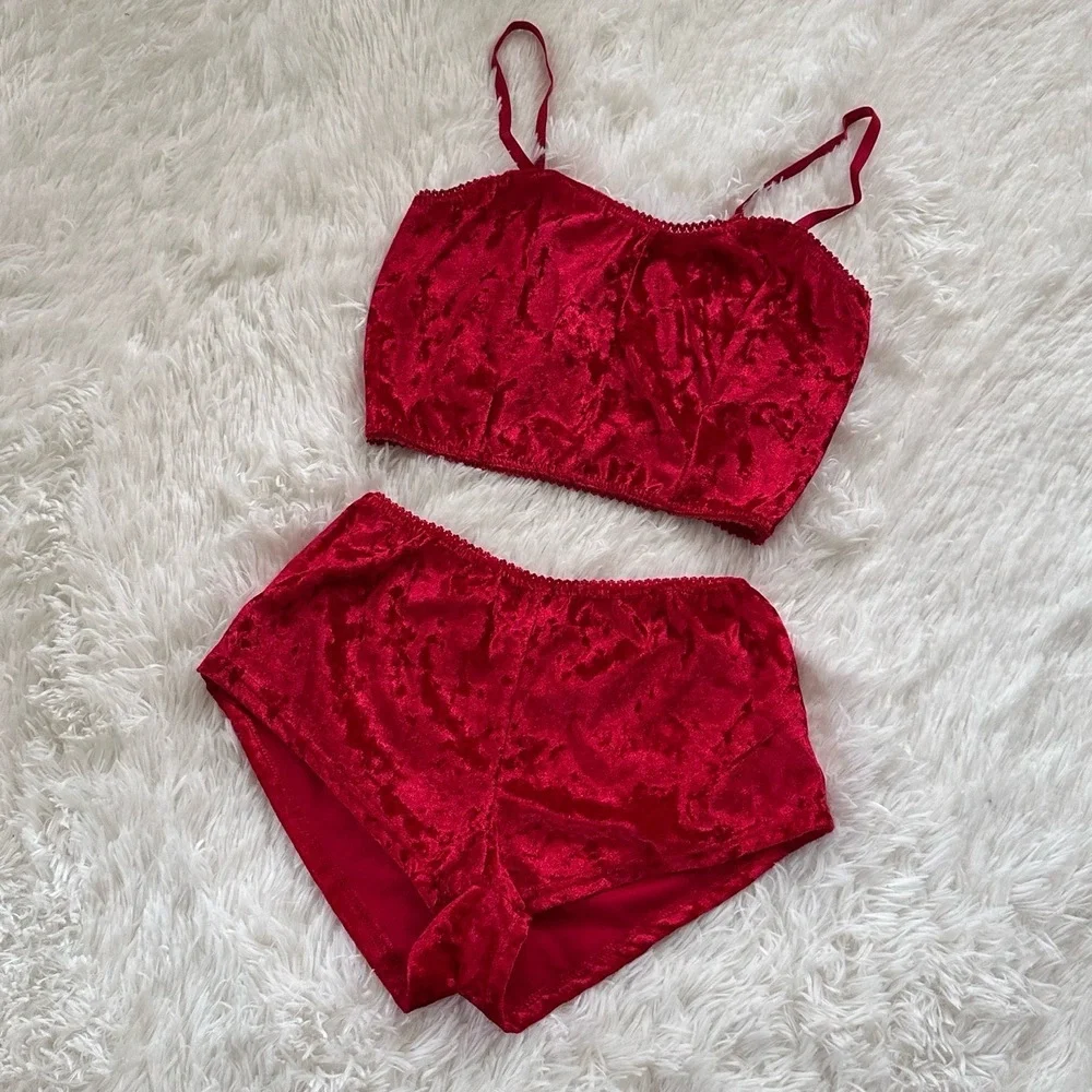 Crushed Red Velvet Cami & Shorts Lounge Pajama Set |‎ Holiday Sleepwear Size S